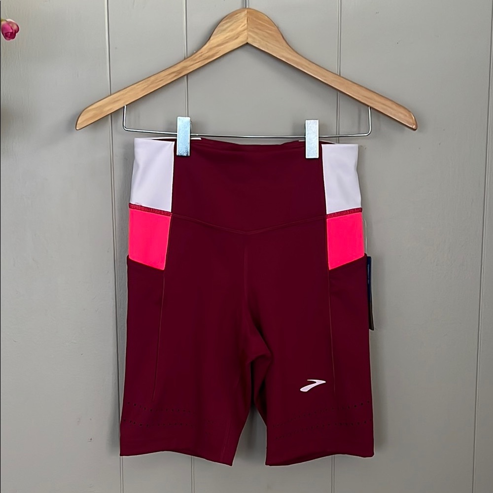 Women's Athletic Shorts in Burgundy and Pink
Brooks Method 8” Shorts